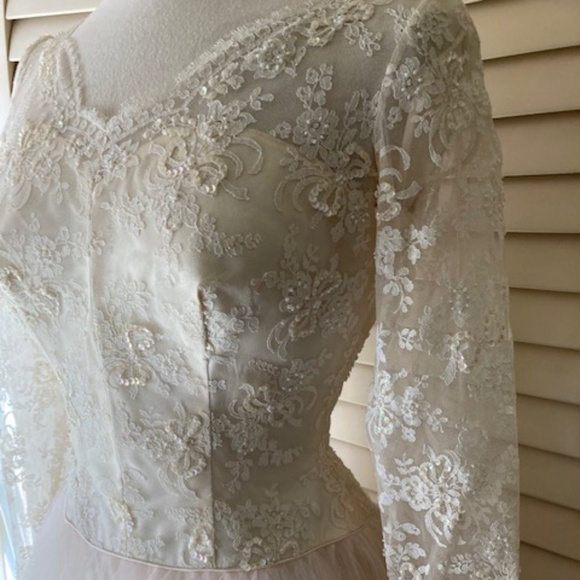 1950's "Arden of Campus Bridal" Wedding Gown - Picture 8 of 16